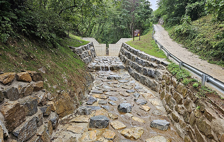 정선군이 자연재해를 대비해 설치한 사방댐.(사진=정선군 제공) *재판매 및 DB 금지