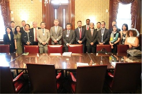 [서울=뉴시스] '2025 워싱턴 도어녹'에 참여한 암참 대표단과 미국 측 관계자들 모습. (사진=주한미국상공회의소) 2025.06.17 photo@newsis.com *재판매 및 DB 금지 *재판매 및 DB 금지