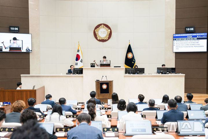 [용인=뉴시스]17일 열린 용인시의회 제1차 정례회의(사진=용인시의회 제공)2025.06.17.photo@newsis.com