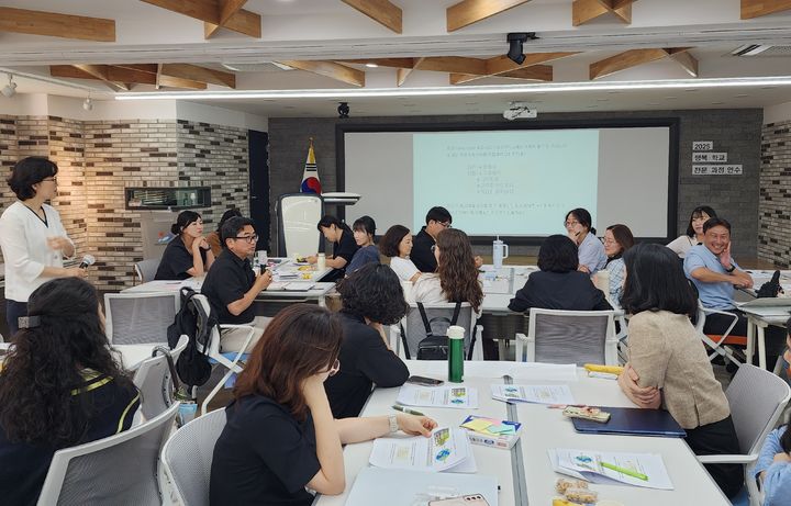 [창원=뉴시스] 경남교육청 '행복학교 전문과정 연수' 개최. (사진=경남교육청 제공) 2025.06.17. photo@newsis.com *재판매 및 DB 금지