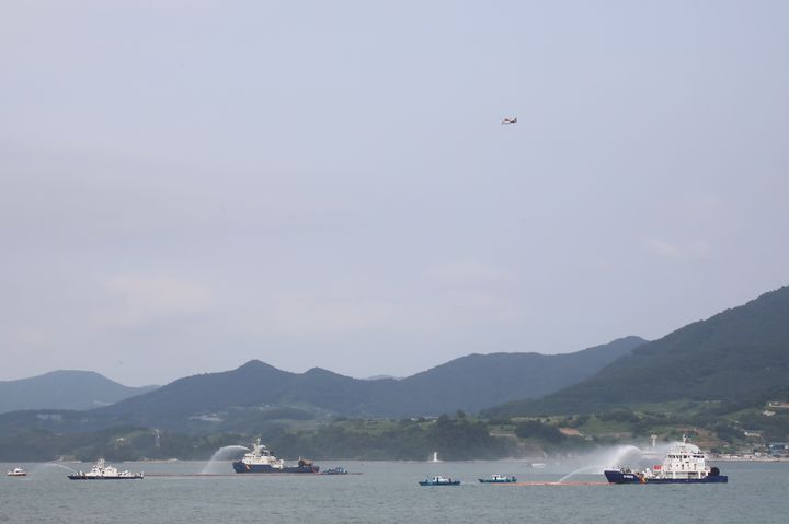 여수해경-원유3사, 재난적 해양오염 방제 훈련 진행