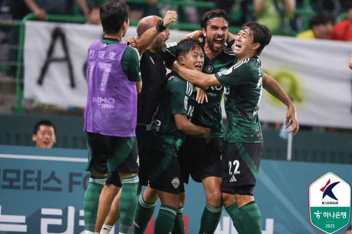 [서울=뉴시스] 프로축구 K리그1 전북 현대. (사진=한국프로축구연맹 제공) *재판매 및 DB 금지