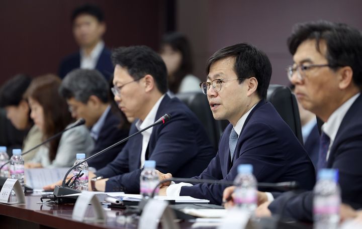 [서울=뉴시스] 여한구 산업통상자원부 통상교섭본부장이 17일 오후 서울 종로구 한국무역보험공사에서 열린 제46회 통상추진위원회에서 발언하고 있다. (사진=산업통상자원부 제공) 2025.06.17. photo@newsis.com *재판매 및 DB 금지