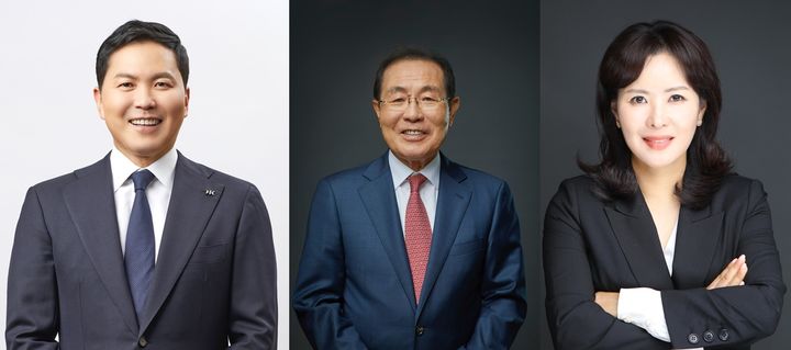 왼쪽부터 윤상현 콜마홀딩스 대표이사 부회장, 윤동한 콜마그룹 회장, 윤여원 콜마비앤에이치 대표이사 사장. *재판매 및 DB 금지