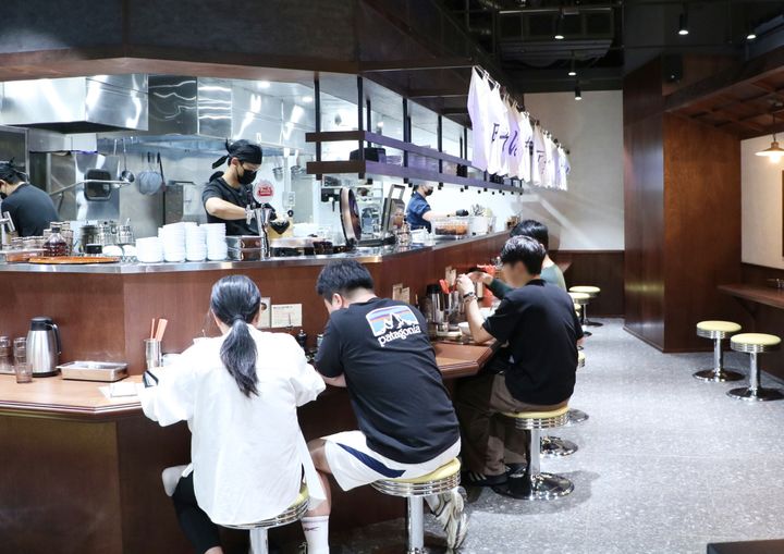 [대구=뉴시스] 대구 신세계백화점은 9층 식당가에 '칸다소바'가 신규 오픈했다. (사진 = 대구 신세계백화점 제공) 2025.06.18. photo@newsis.com *재판매 및 DB 금지