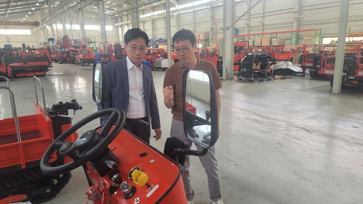 [대구=뉴시스] 대구지방조달청은 경상북도 칠곡군 소재 혁신제품 지정기업 성부산업을 방문해 애로 및 건의사항을 청취했다. (사진 = 대구지방조달청 제공) 2025.06.18. photo@newsis.com *재판매 및 DB 금지