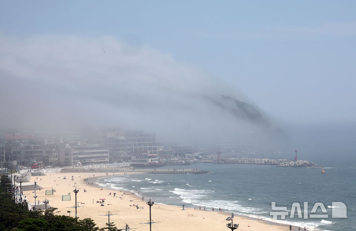 부산, 구름 많은 날씨 이어져…낮 최고기온 31도