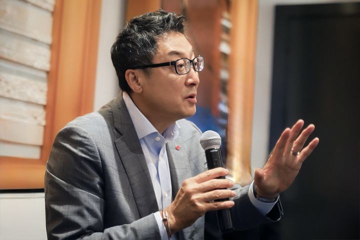 [보스턴=뉴시스] 미국 보스턴에서 열린 기자 간담회에서 박제임스 롯데바이오로직스 대표이사가 발언하고 있다. (사진=롯데바이오로직스 제공) 2025.06.19. photo@newsis.com *재판매 및 DB 금지