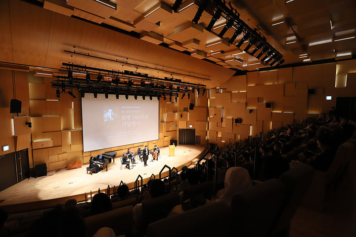 [대전=뉴시스] 영훈의료재단이 최근 유성선병원 김인홀에서 故 소재(昭齋) 선호영 회장 탄신 100주년을 기리는 기념행사를 열었다.(사진=선병원 제공) 2025.06.19. photo@newsis.com *재판매 및 DB 금지