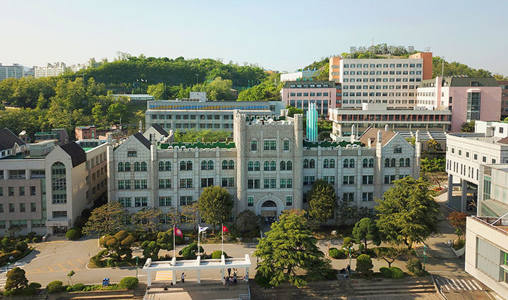 동덕여대 유러피언스터디즈전공 송희영 교수가 2025 한국연구재단 중견연구자지원사업에 최종 선정됐다. (사진=동덕여대 제공) *재판매 및 DB 금지