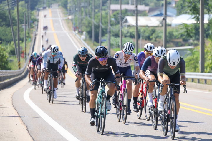 [양양=뉴시스] 지난해 전국사이클선수권대회 모습.(사진=양양군 제공)photo@newsis.com *재판매 및 DB 금지