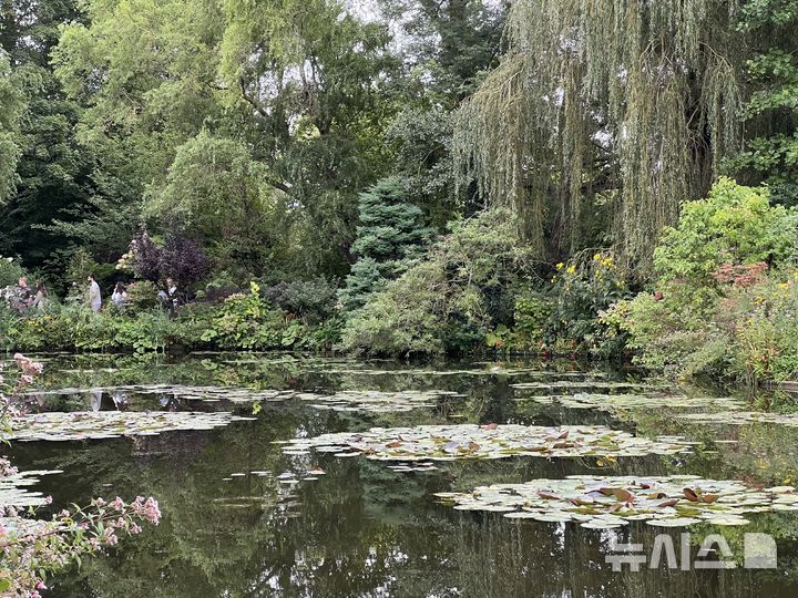 [제주=뉴시스] 프랑스 지베르니에 위치한 '모네의 정원'. 제주도는 이 정원의 분원을 유치하는 방안을 추진하고 있다. (사진=독자 김도은 씨 제공) photo@newsis.com