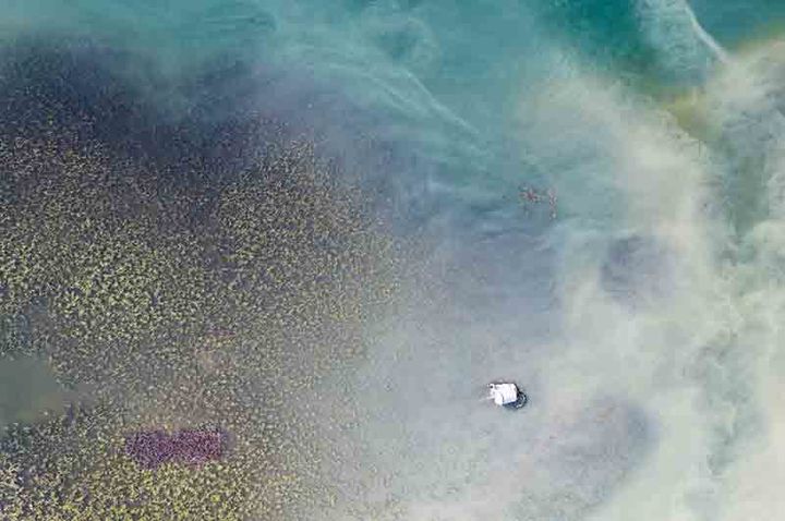 김재경 작가의 ‘의암호의 형형색색 작품.(사진=영월군 제공) *재판매 및 DB 금지