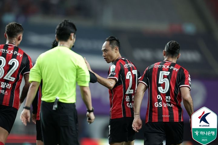 [서울=뉴시스] 프로축구 K리그1 FC서울의 문선민. (사진=한국프로축구연맹 제공) *재판매 및 DB 금지