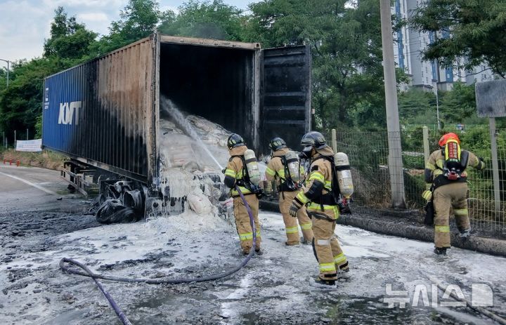 [청주=뉴시스] 화재 현장 (사진= 청주동부소방서 제공) 2025.06.19. photo@newsis.com&nbsp; *재판매 및 DB 금지
