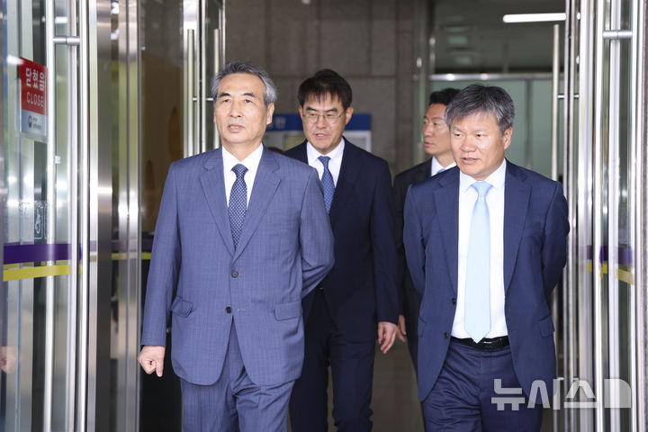 [과천=뉴시스] 김건희 여사 관련 의혹을 수사하는 민중기 특별검사와 특별검사보들. (사진=뉴시스DB). 2025.09.21. photo@newsis.com