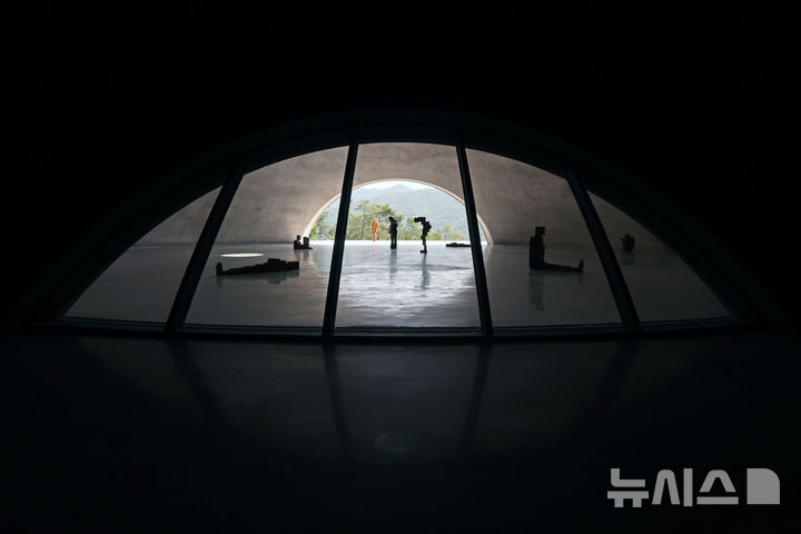 associate_pic
