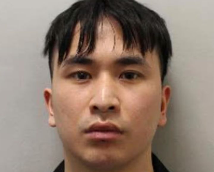 [서울=뉴시스] 영국에서 여성 10명에게 약물을 먹이고 강간한 저우(28)씨는 무기징역을 선고받았다. (사진=가디언 캡처) 2025.06.20 *재판매 및 DB 금지