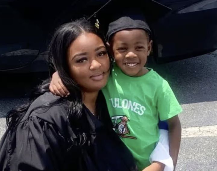 [서울=뉴시스] 지난 2월 임신 중 뇌사 판정을 받았지만 낙태금지법에 따라 생명 유지 보조장치로 연명하던 미국의 한 여성이 최근 제왕절개 수술로 아이를 출산했다. (사진=가디언 갈무리) 2025.06.20 *재판매 및 DB 금지