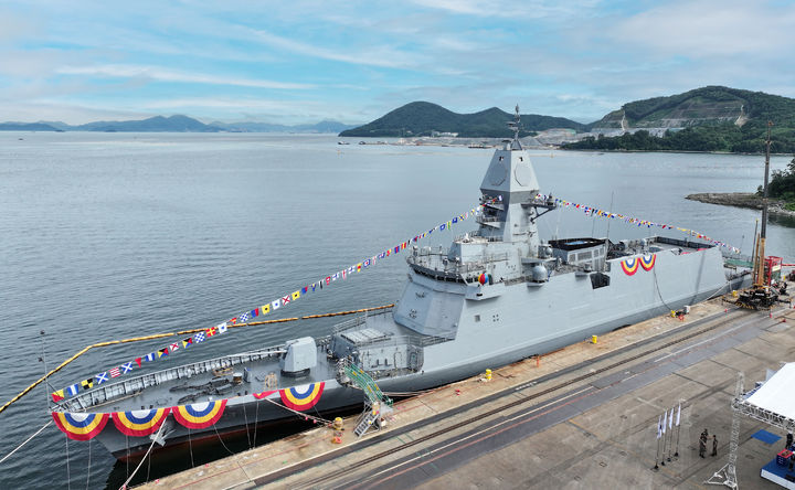 [고성(경남)=뉴시스] 신정철 기자= SK오션플랜트(대표이사 이승철)는 대한민국 해군의 차세대 주력 호위함인 ‘경북함(울산급 Batch-III 2번함)’의 진수식을 경남 고성군 소재 조선소에서 개최했다고 20일 밝혔다.사진은 경북함 ㅈ너경.(사진=SK오션플랜트 제공).2025.06.20. photo@newsis.com *재판매 및 DB 금지