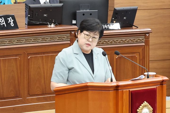 '자식 나눈 사이' 막말 김미나 창원시의원 검찰 송치