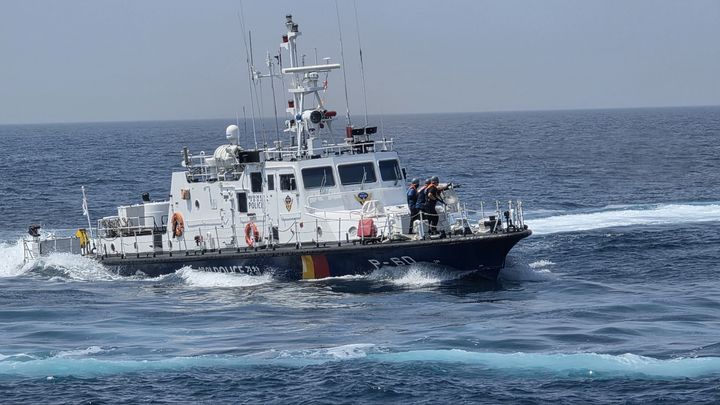 [동해=뉴시스] 동해해경이 묵호항에서 대테러 방어 훈련을 실시하고 있다.(사진=동해해경 제공)photo@newsis,com *재판매 및 DB 금지