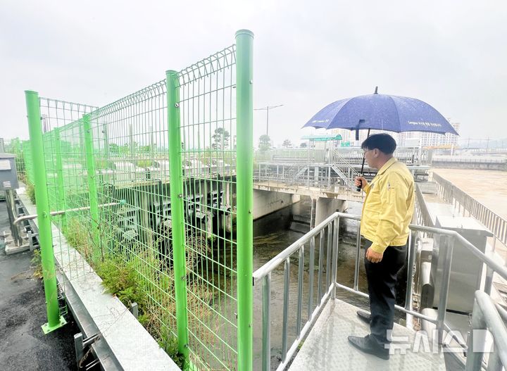 장성군 배수펌프장 모의 가동훈련 모습. (사진=장성군 제공) photo@newsis.com