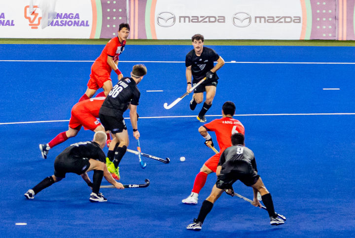 [서울=뉴시스] 2025 FIH 네이션스컵 준결승에서 뉴질랜드를 상대한 남자 하키 국가대표팀. (사진=대한하키협회 제공) *재판매 및 DB 금지