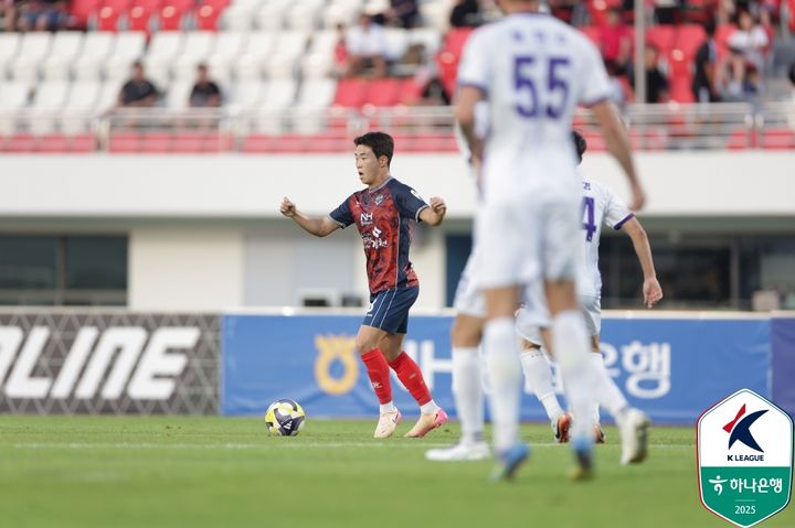 [서울=뉴시스] 프로축구 K리그1 김천상무의 이승원. (사진=한국프로축구연맹 제공) *재판매 및 DB 금지