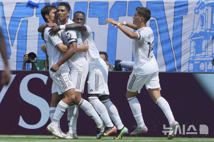 [샬럿=AP/뉴시스]레알 마드리드, 파추카에 3-1 완승. 2025.06.22.