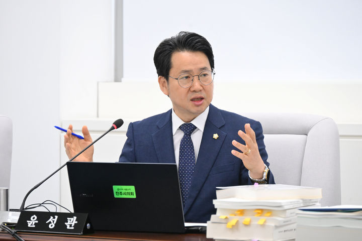 [진주=뉴시스] 진주시의회 윤성관 의원. (사진=뉴시스 DB). photo@newsis.com *재판매 및 DB 금지