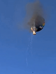 [뉴시스]브라질 남부에서 화재로 열기구가 추락하고 있다. (사진=Jornal Razão) 2025.6.21 *재판매 및 DB 금지 *재판매 및 DB 금지