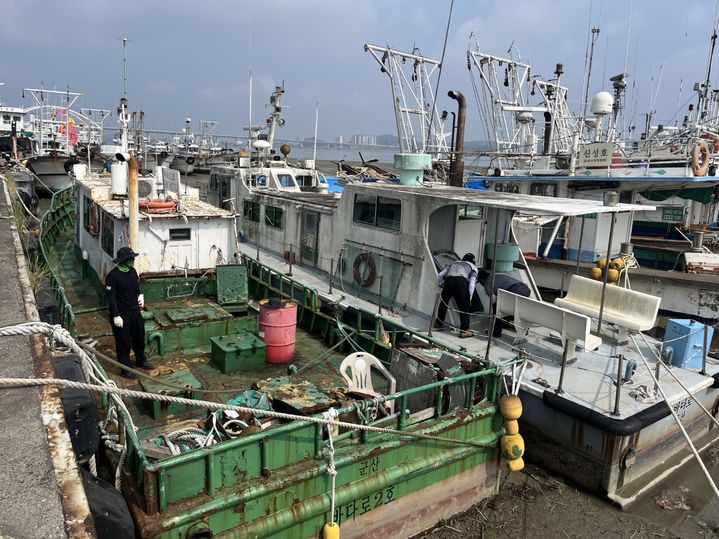 군산해경, 태풍 대비 장기 계류·방치선박 안전관리 강화