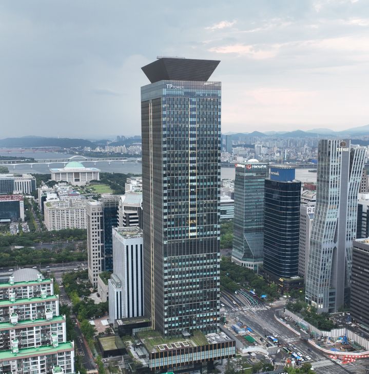 사학연금 여의도 TP타워 전경. (사진=사학연금 제공) *재판매 및 DB 금지