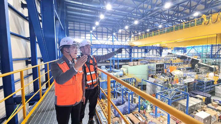 [울산=뉴시스] 지난해 11월 권명호 한국동서발전 사장이 음성건설본부 건설현장을 방문해 안전현황을 점검하고 있는 모습. (사진=한국동서발전 제공) 2025.06.23. photo@newsis.com *재판매 및 DB 금지