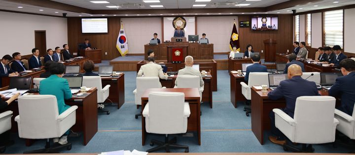 [합천=뉴시스] 제290회 합천군의회 제1차 정례회 제2차 본회의. (사진=합천군 제공) 2025.06.23. photo@newsis.com *재판매 및 DB 금지