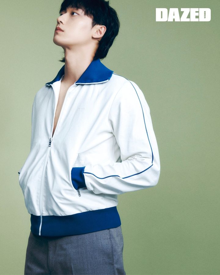 [서울=뉴시스] 패션 매거진 '데이즈드(DAZED)'는 이도현과 함께한 7월호 커버 및 화보를 공개했다. (사진=데이즈드 제공) 2025.06.23. photo@newsis.com *재판매 및 DB 금지