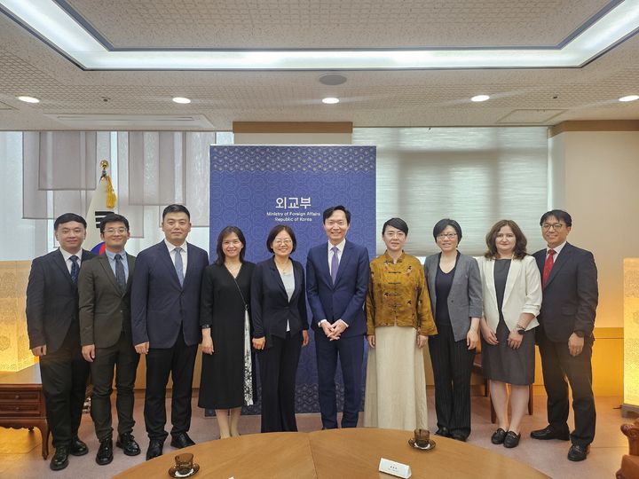 [서울=뉴시스] 중국 내 지방정부의 대외교류를 담당하는 중국 외교부 및 지방정부 외사 담당 부국장급으로 구성된 '2025년 한중 미래지향 교류사업' 대표단이 23일~27일 한국을 방문한다. (사진=외교부 제공) 2025.06.23 *재판매 및 DB 금지