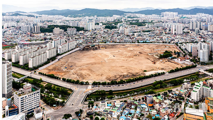 [광주=뉴시스] 광주 옛 전방·일신방직 공장 부지 철거 후 모습. (사진=챔피언스시티복합개발피에프브이 제공). photo@newsis.com *재판매 및 DB 금지