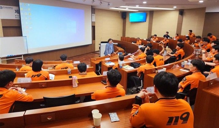 [서울=뉴시스] 전국 소방공무원을 대상으로 '항공사고 소방대응 전문 교육과정'이 진행되고 있다. (사진=뉴시스 DB) 2025.06.23. photo@newsis.com **위 사진은 기사 내용과 직접적인 연관이 없습니다. *재판매 및 DB 금지