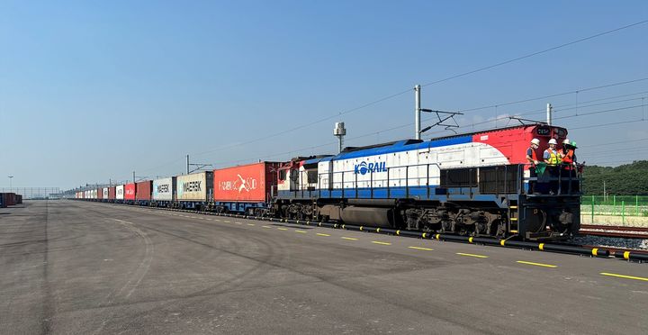 [대전=뉴시스] 코레일 서화성역 CY에서 운행을 준비중인 화물열차의 모습.(사진=코레일 제공) *재판매 및 DB 금지