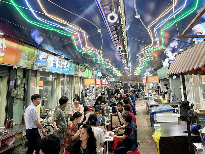 [함양=뉴시스] 지리산함양시장 ‘한들 미(味)니포차’ (사진=함양군 제공) 2025.06.24. photo@newsis.com&nbsp; *재판매 및 DB 금지