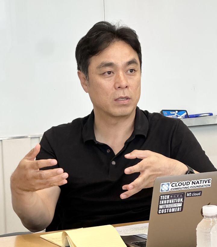 최지웅 한국클라우드산업협회장이 24일 서울 강남구 KT클라우드 회의실에서 열린 간담회에서 발언하고 있다(사진=협회 제공) *재판매 및 DB 금지