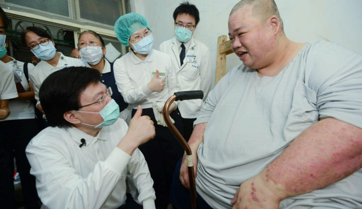 [서울=뉴시스] 대만 타이베이에 거주하는 우(45)씨는 지역 의료진의 도움으로 5년 동안 200kg을 감량했다. 당시 몸무게는 280kg이었다. (사진=중톈신문망 캡처) 2025.06.24 *재판매 및 DB 금지