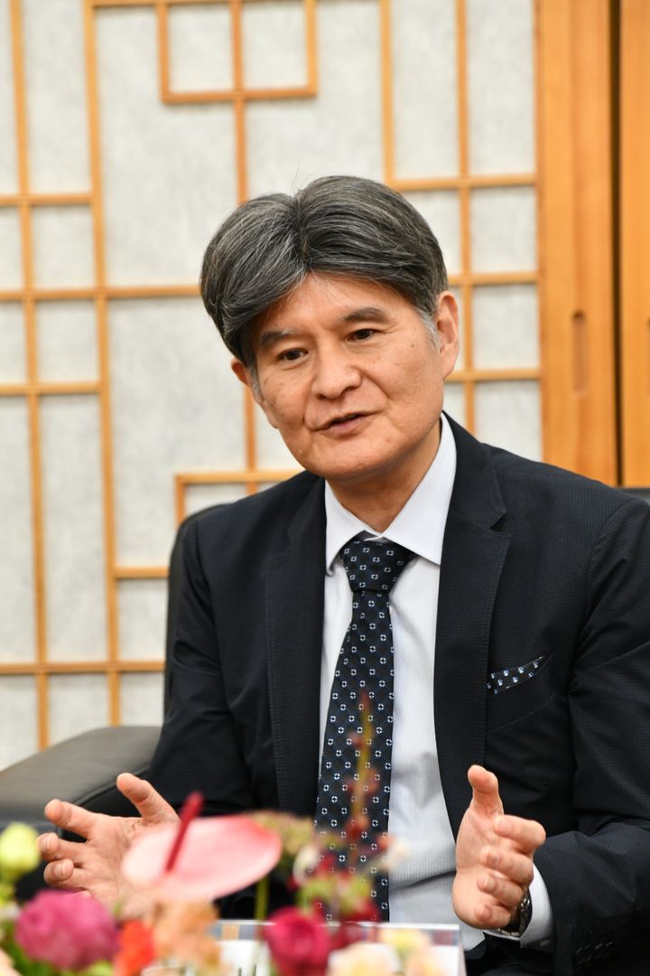 [서울=뉴시스] 일본 사찰 고토쿠인(高徳院)의 사토 다카오 주지 (사진=국가유산청 제공) 2025.06.24. photo@newsis.com *재판매 및 DB 금지