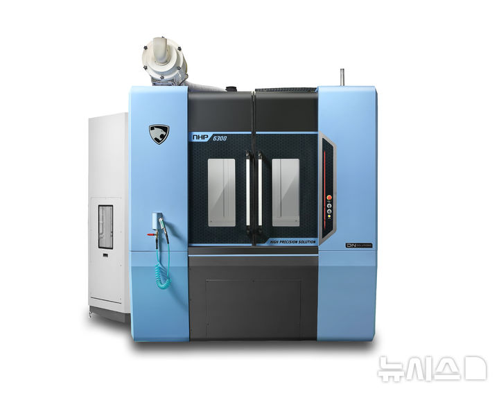 [창원=뉴시스]DN솔루션즈가 출시한 고생산성 수평형 머시닝센터 'NHP 6300 2세대'.(사진=DN솔루션즈 제공) 2025.06.24. photo@newsis.com