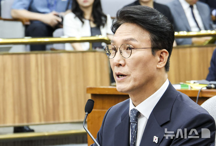[서울=뉴시스] 김금보 기자 = 김민석 국무총리 후보자가 24일 서울 여의도 국회에서 열린 인사청문회에서 질문에 답하고 있다. 2025.06.24. kgb@newsis.com