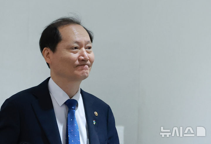 [서울=뉴시스] 고범준 기자 = 이완규 법제처장이 24일 서울 용산 대통령실 청사에서 열린 국무회의에 참석하고 있다. (대통령실통신사진기자단) 2025.06.24. bjko@newsis.com