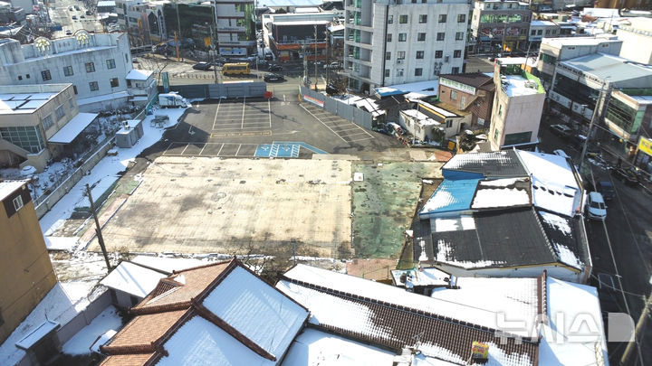 화재로 철거된 후 임시 주차장으로 무료 개방된 나주축협 영산포지점 하나로마트 부지. (사진=나주시 제공) photo@newsis.com *재판매 및 DB 금지