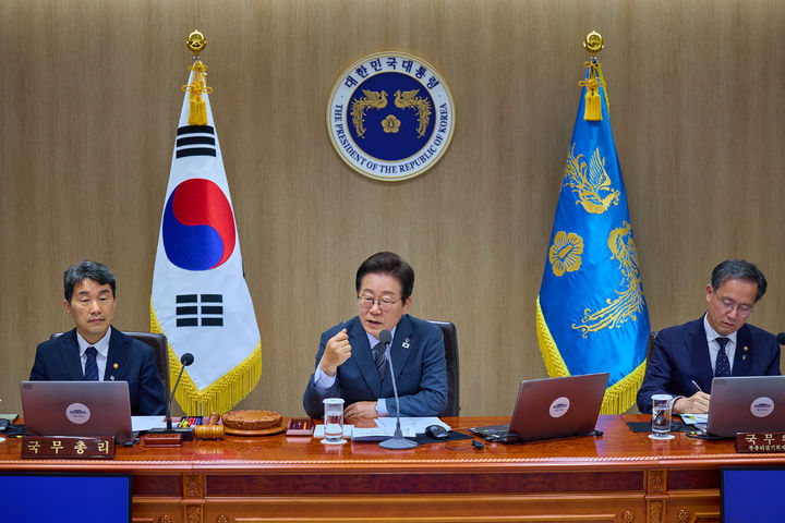 [서울=뉴시스] 이재명 대통령이 24일 서울 용산 대통령실 청사에서 열린 국무회의에서 발언하고 있다. (사진=대통령실 제공) 2025.06.24. photo@newsis.com *재판매 및 DB 금지